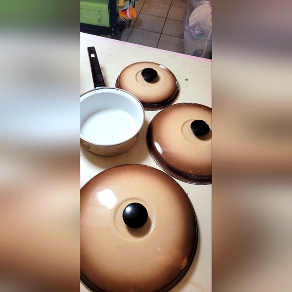 6 pc 70s MERRY MUSHROOM COOKING POTS W LIDS Dutch oven, large & med stock POTS - Picture 3 of 9